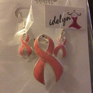 Pendant Size: 0.8'' x 1.5''

Earring Size: 1.25''